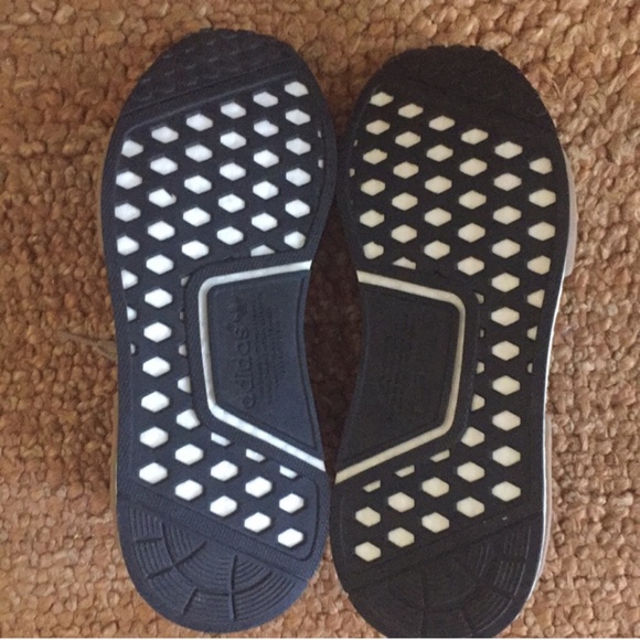 ADIDAS NMD R1 TAN NUDE ATHLETIC SNEAKER 7 MEN 9 WM - Picture 4 of 7